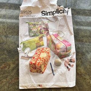 Simplicity S9525 Pattern zippered cases   Bags